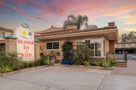 Anaheim Islander Inn & Suites - Exterior