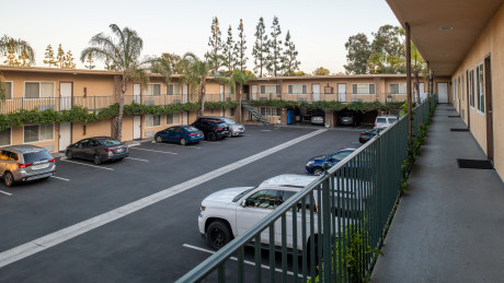 Anaheim Islander Inn & Suites - Exterior