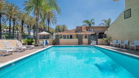 Anaheim Islander Inn & Suites - Pool